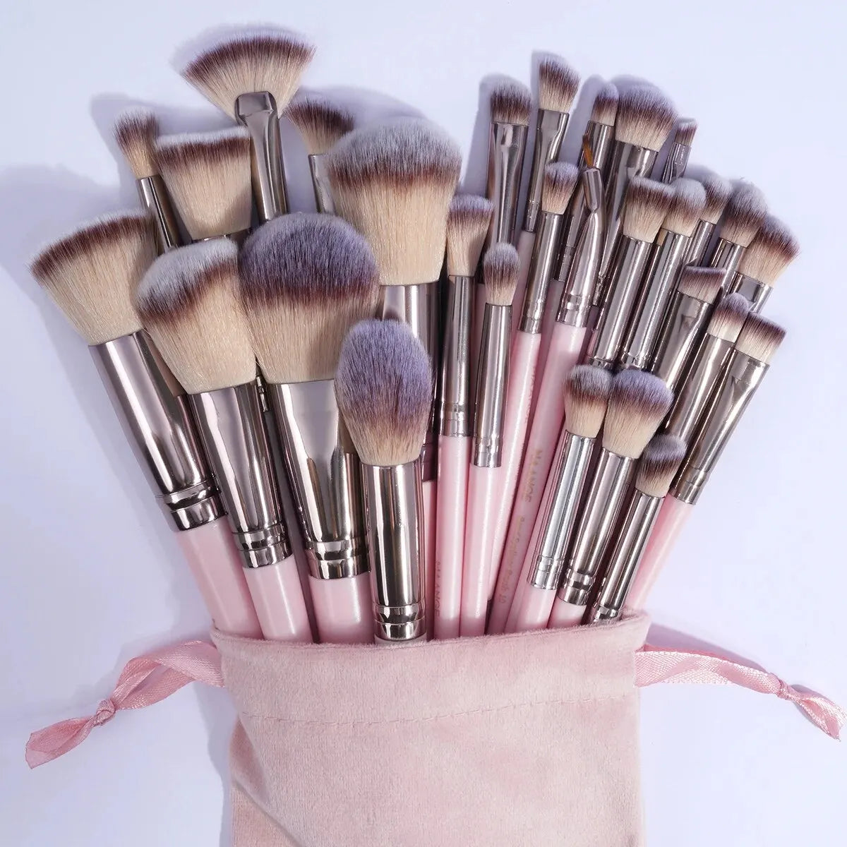 MAANGE 30pcs Professional Makeup Brush Set With Bag